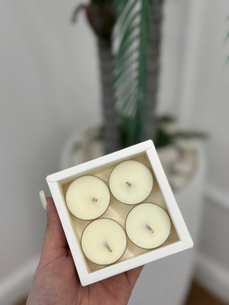 شمع قوالب ( البيع بالعلبه 4 قطع)